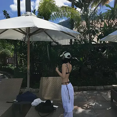 힙하게 수영복 입기 @h_moou