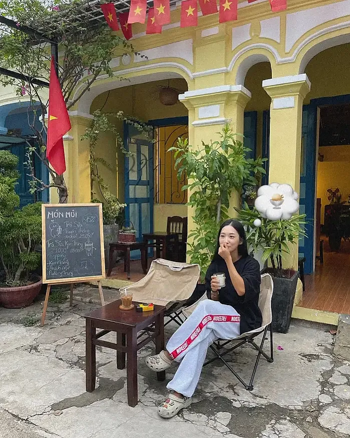 뱅기타기 4시간전에 짐 싸보기는 또 처음이네 날새고 기절이슈 @__.yoonyoon