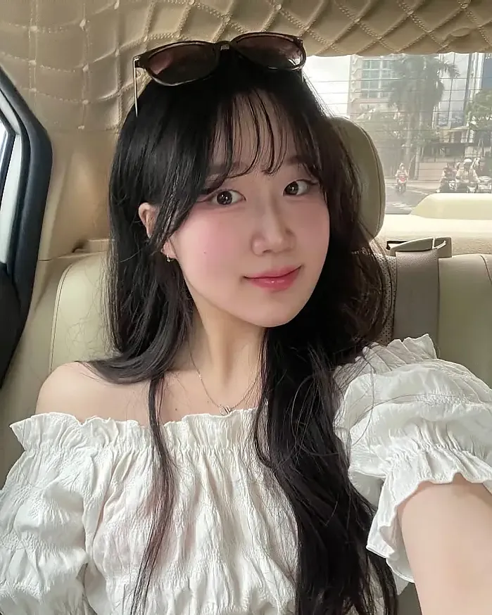 새 선글라스 끼구 instagram for rara_bm72