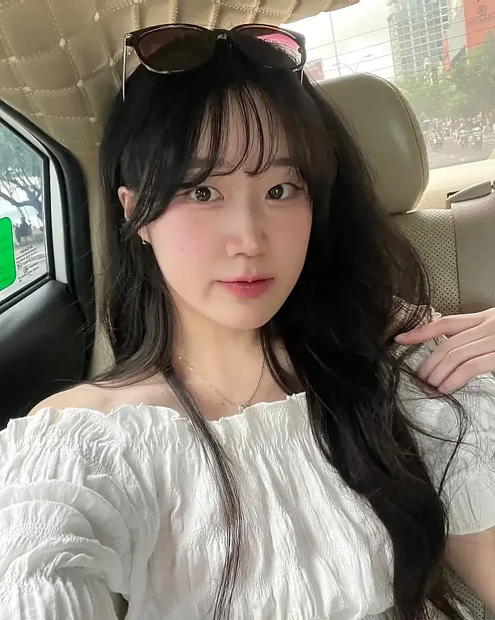 새 선글라스 끼구 instagram for rara_bm72