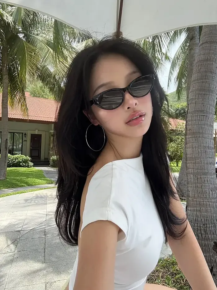 그늘에서 3시간동안 멍 때리기 instagram for kkmmmkk