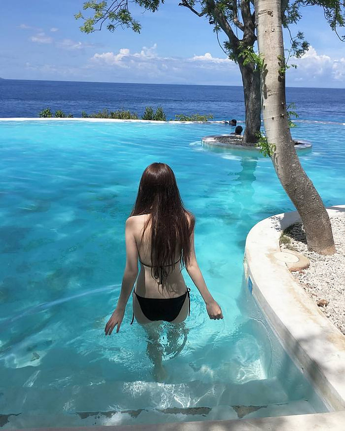 미리 만난 여름 덕분에 신난 instagram for rosierjoo