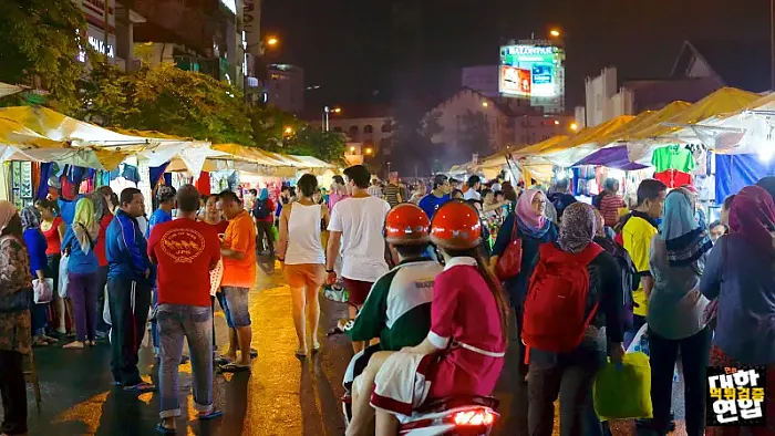 1군에 위치한 벤탄 시장 무조건 가보세요.