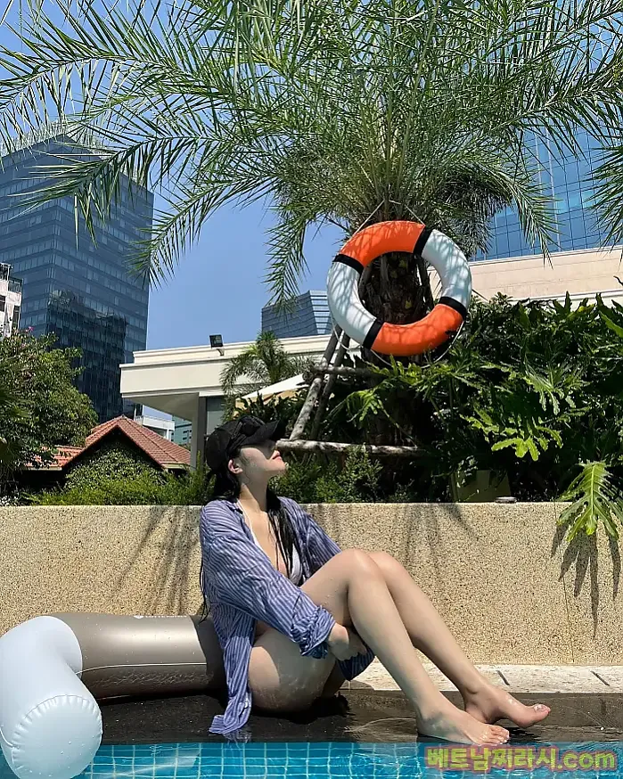 LOTTE HOTEL SAIGON 2월 15일 세수만 하고 수영장으로 갓!