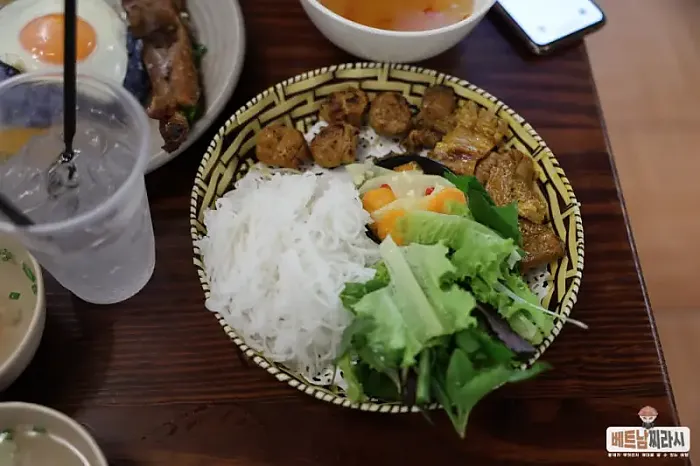 베트남 달랏 현지인 추천 식당 깔끔했던 껌땀 맛집 