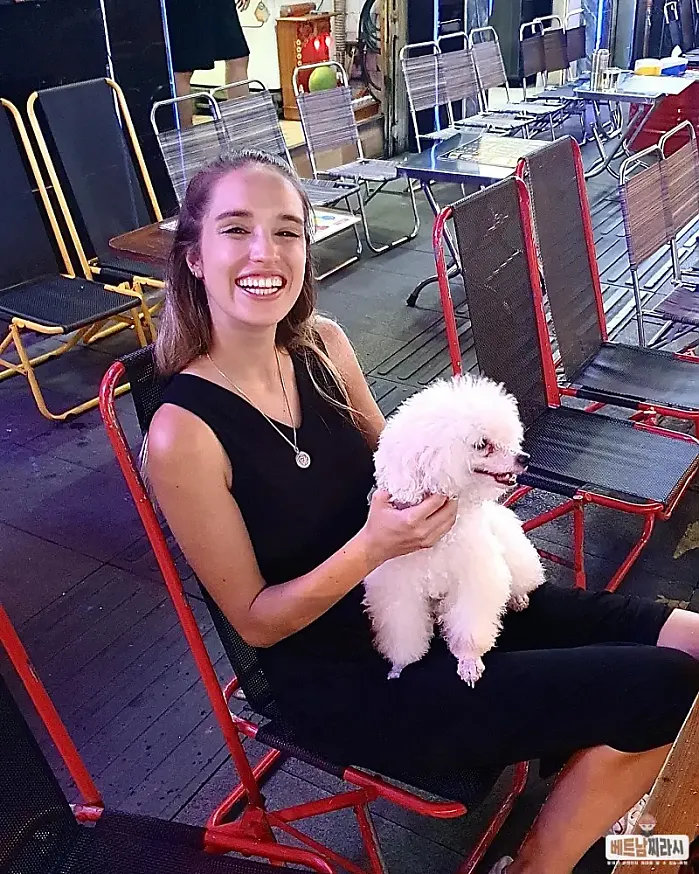 호찌민 시 1월 7일 We finally made it to the mainland of Vietnam and had CRAZY first day exploring beautiful city of Ho Chi Min, also known as Saigon.