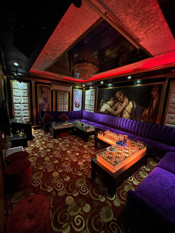 호치민 로컬 라 로얄 가라오케 <LA ROYAL KARAOKE> 3군