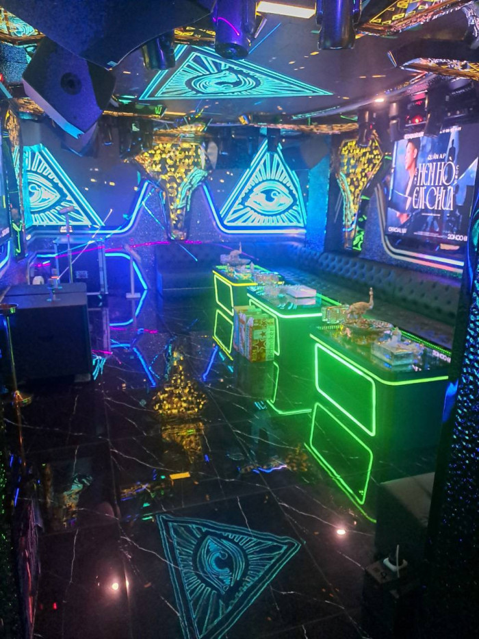 호치민 로컬 불건마 풍황깍 8군 <Phụng Hoàng Các>